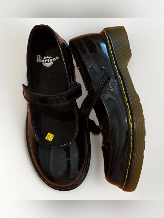 Dr. Martens Other - Kids Dr. Martens Mary Janes Youth Size 2 Like New Girls Shoes Classic 90s School